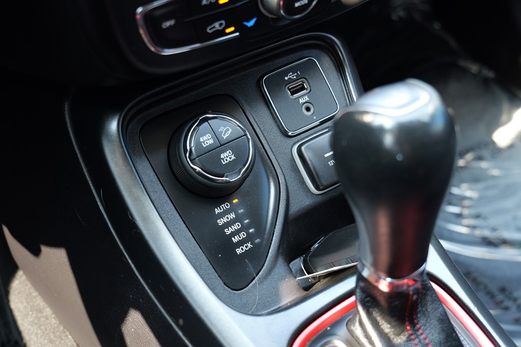 2020 Jeep Compass Image 38