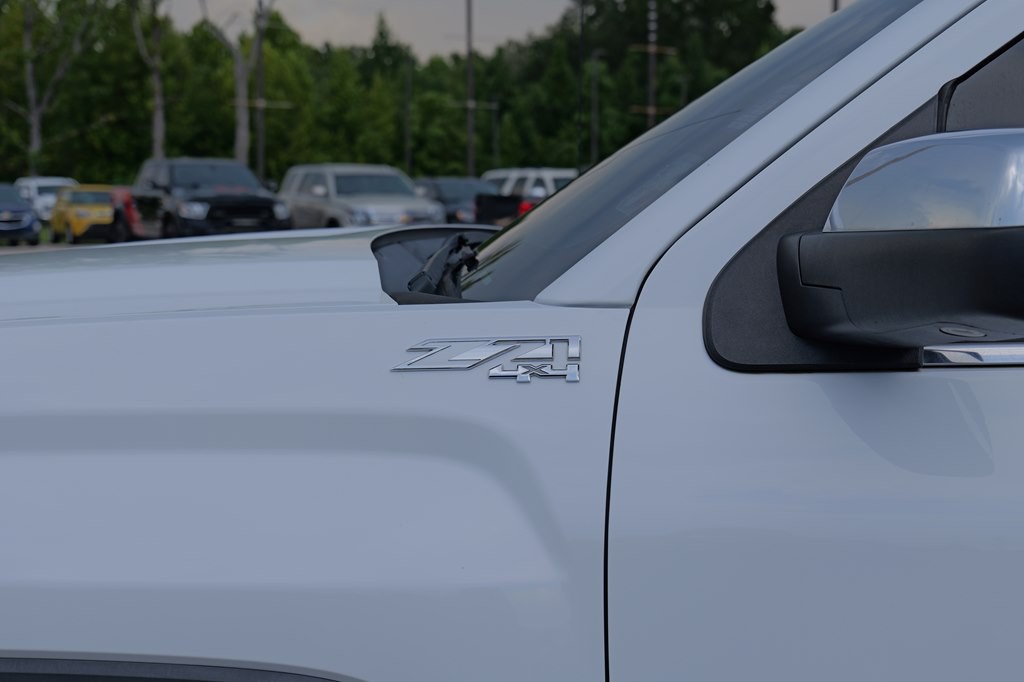 2017 GMC Sierra Image 25