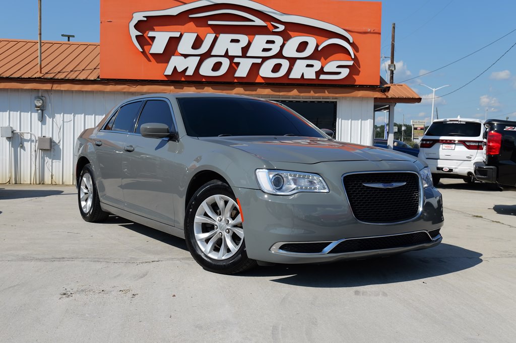 2019 Chrysler 300 Image 10
