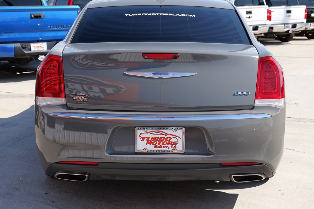 2019 Chrysler 300 Image 21