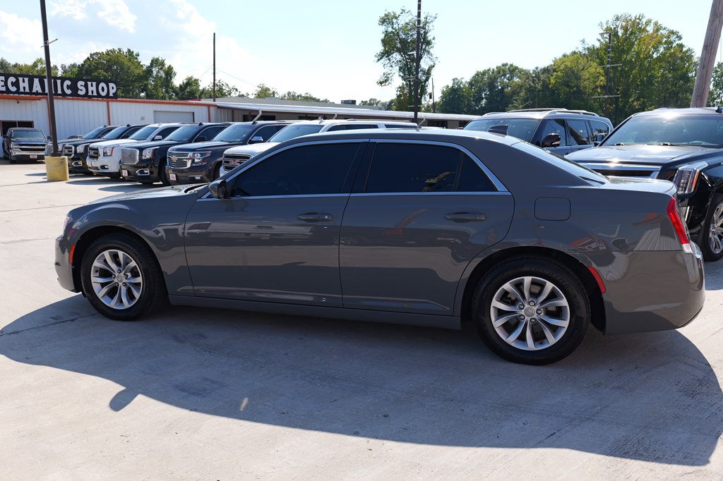 2019 Chrysler 300 Image 29