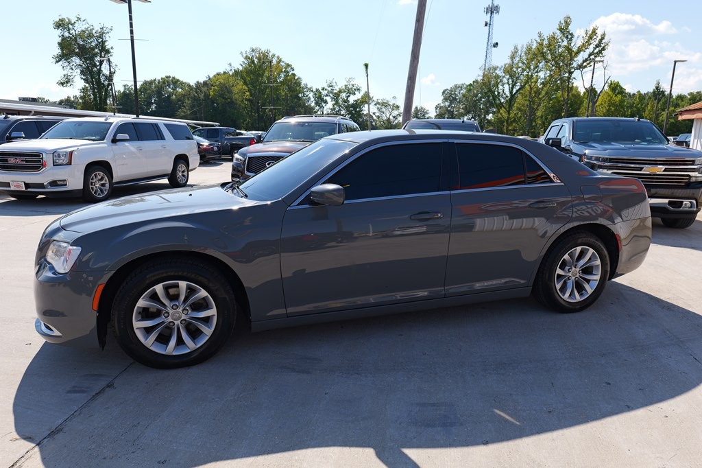 2019 Chrysler 300 Image 30