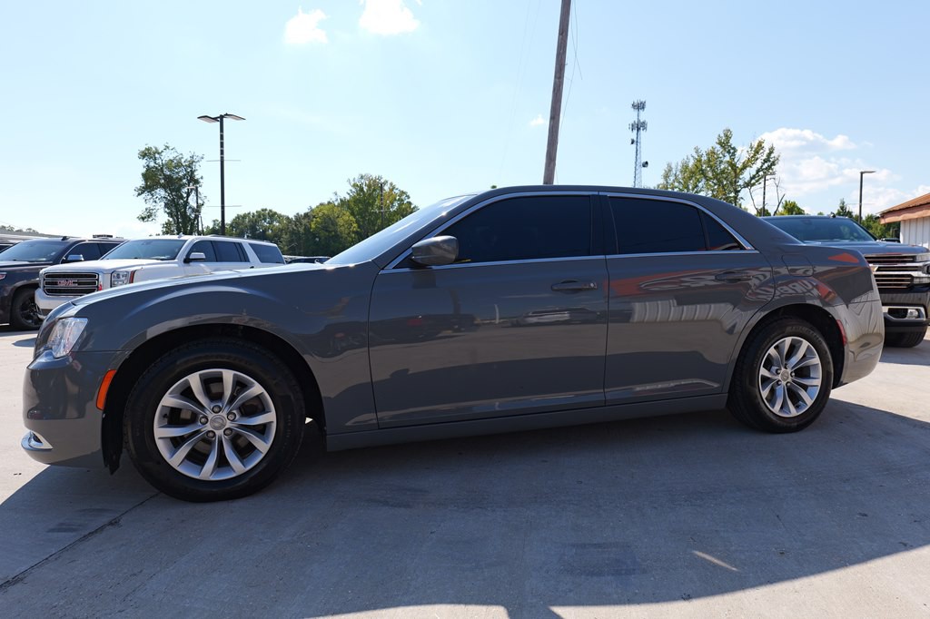 2019 Chrysler 300 Image 31