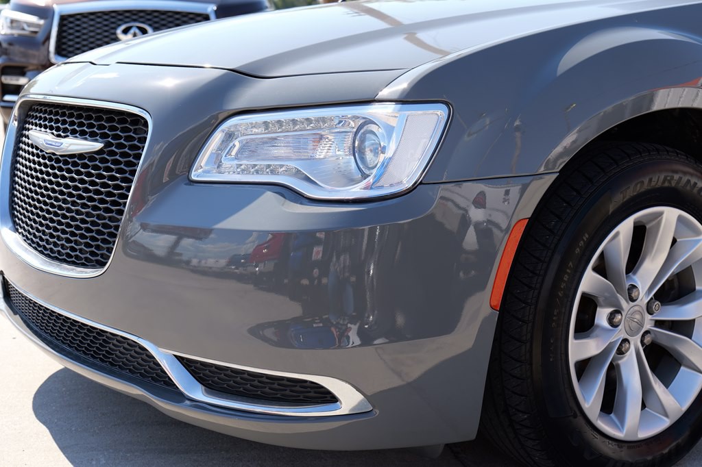 2019 Chrysler 300 Image 34