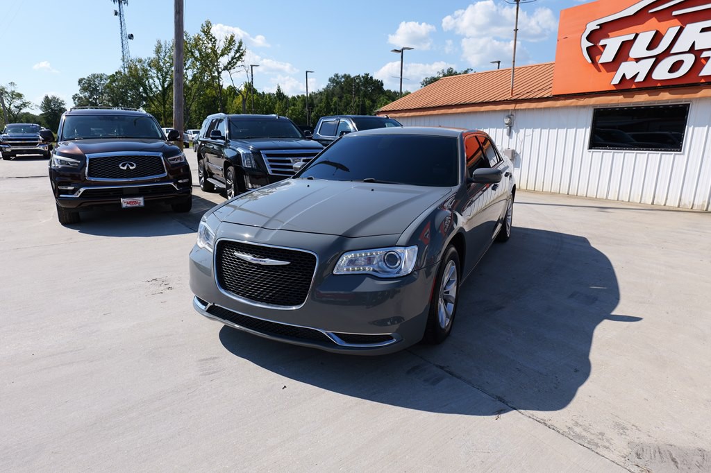 2019 Chrysler 300 Image 35