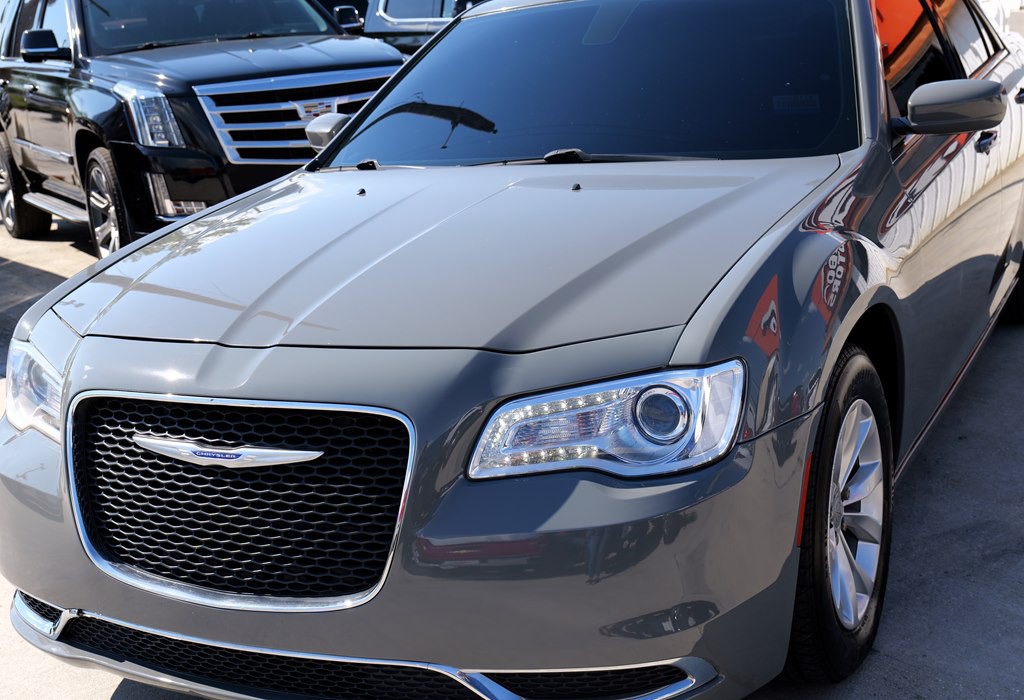 2019 Chrysler 300 Image 37