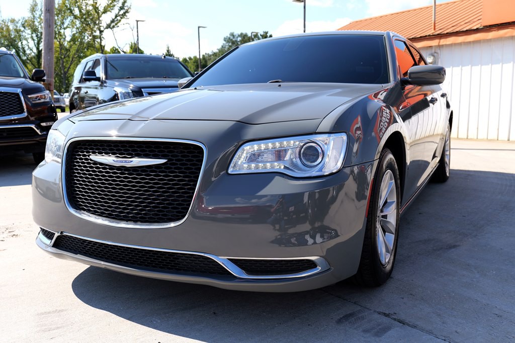 2019 Chrysler 300 Image 39