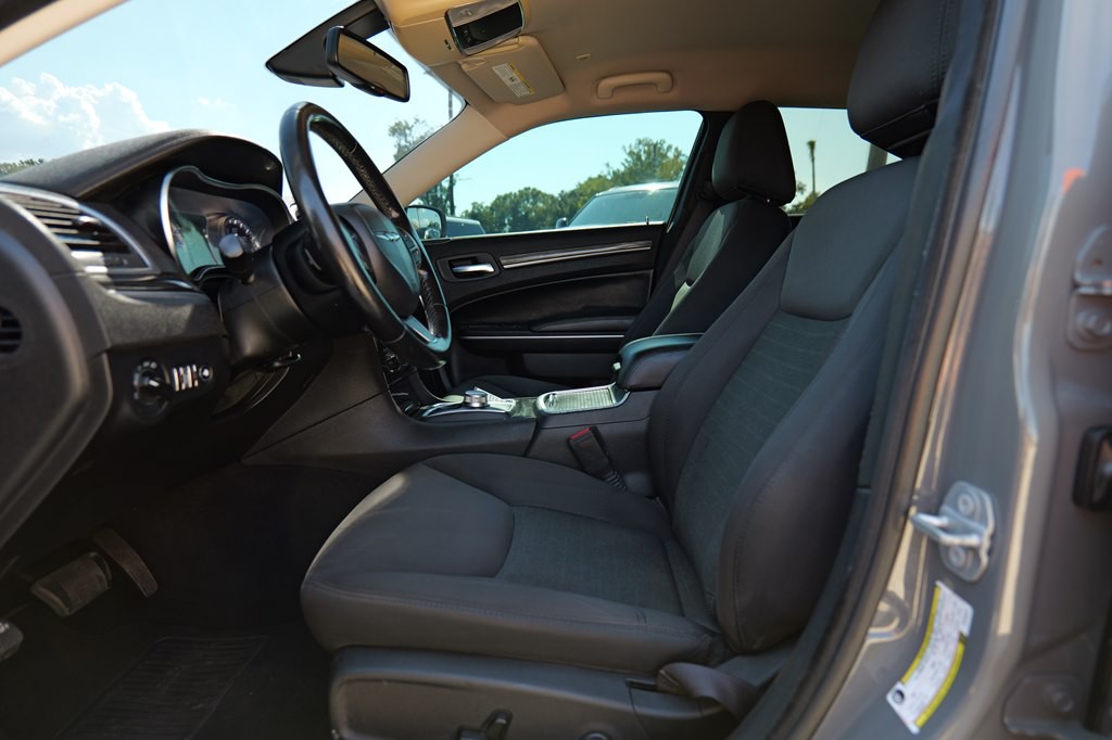 2019 Chrysler 300 Image 41