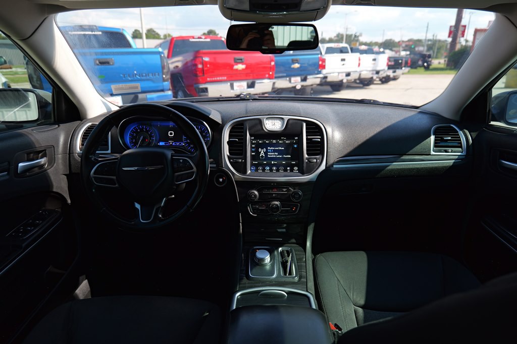 2019 Chrysler 300 Image 47