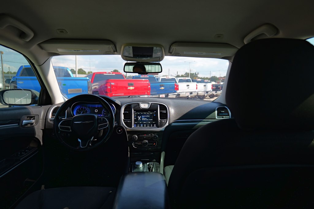 2019 Chrysler 300 Image 48