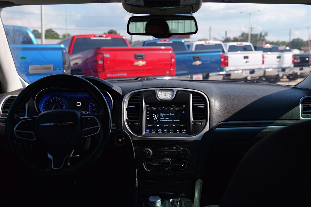 2019 Chrysler 300 Image 49