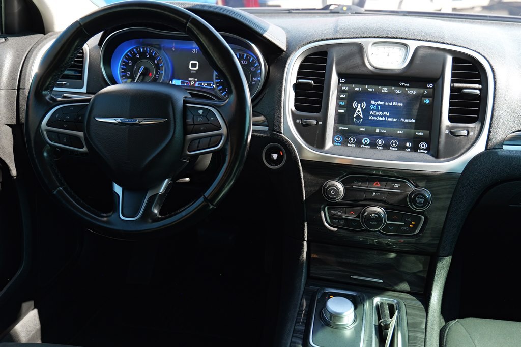 2019 Chrysler 300 Image 51