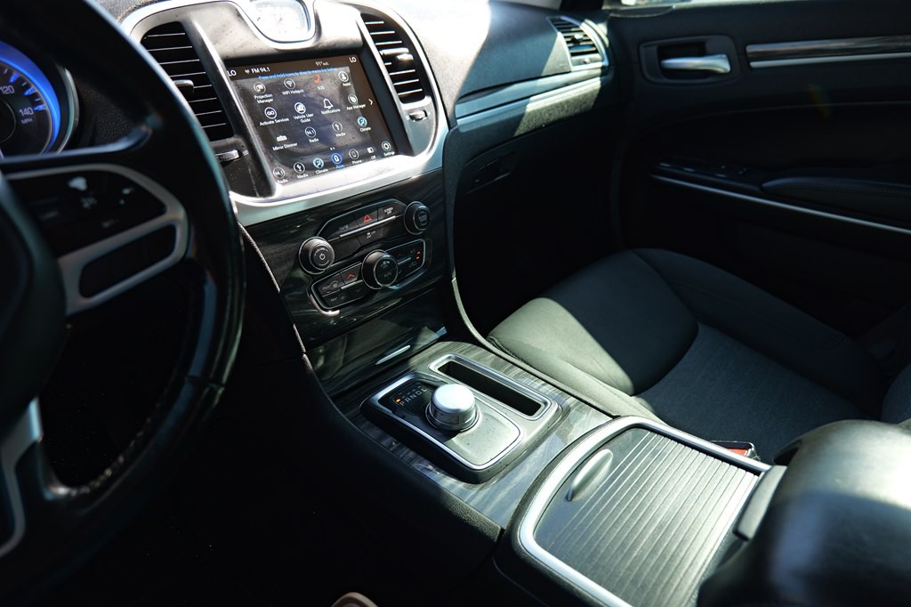 2019 Chrysler 300 Image 59