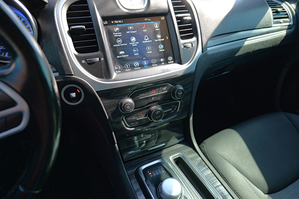 2019 Chrysler 300 Image 60