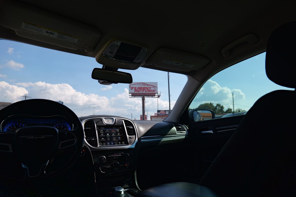 2019 Chrysler 300 Image 61