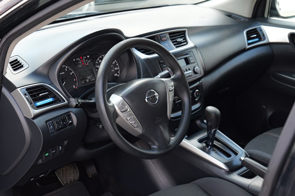 2016 Nissan Sentra Image 33