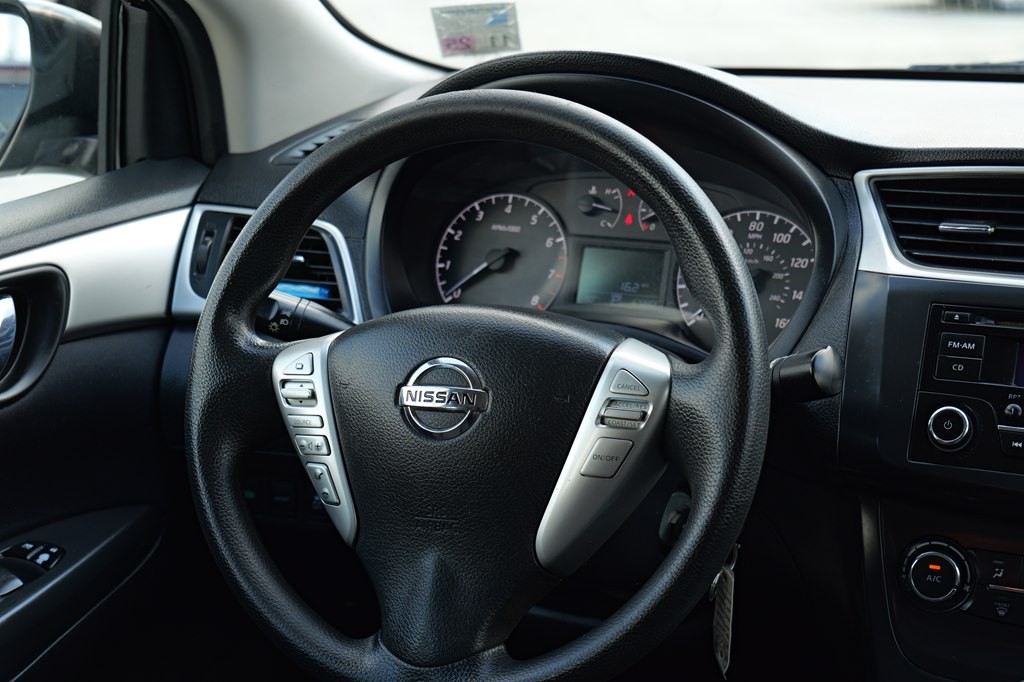 2016 Nissan Sentra Image 40