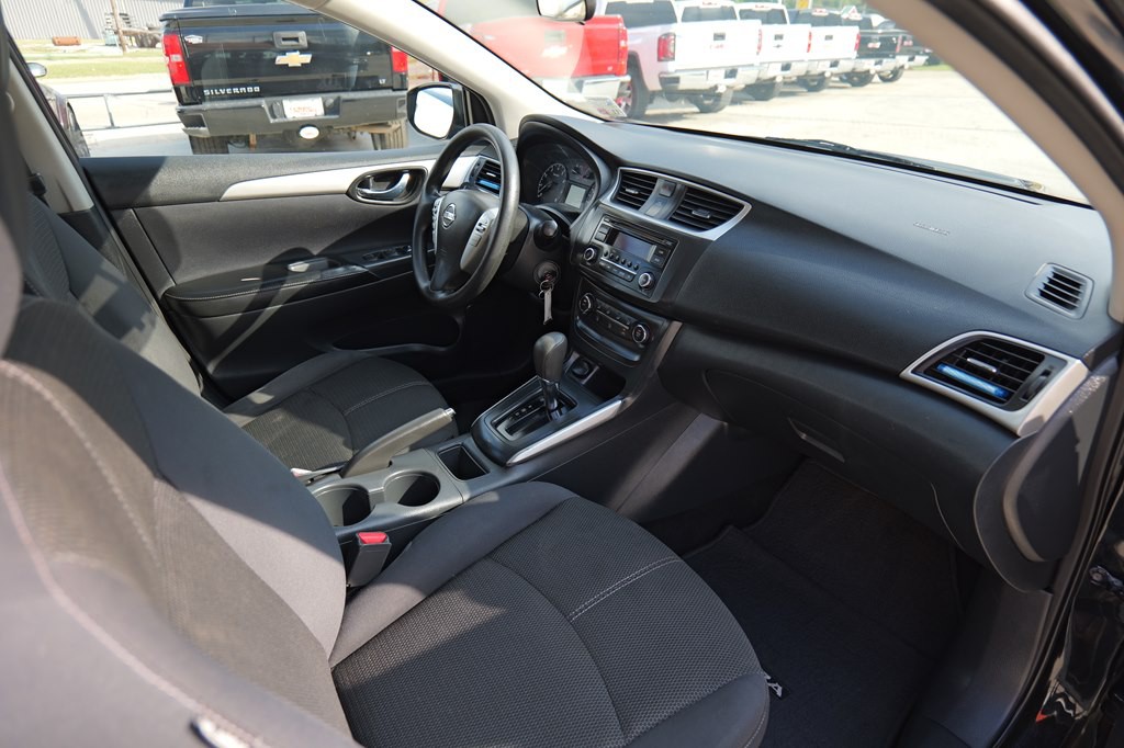 2016 Nissan Sentra Image 17