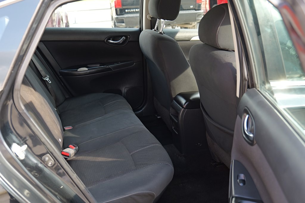 2016 Nissan Sentra Image 19