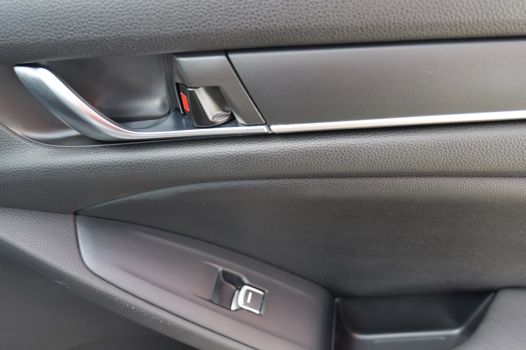 2020 Honda Accord Image 31