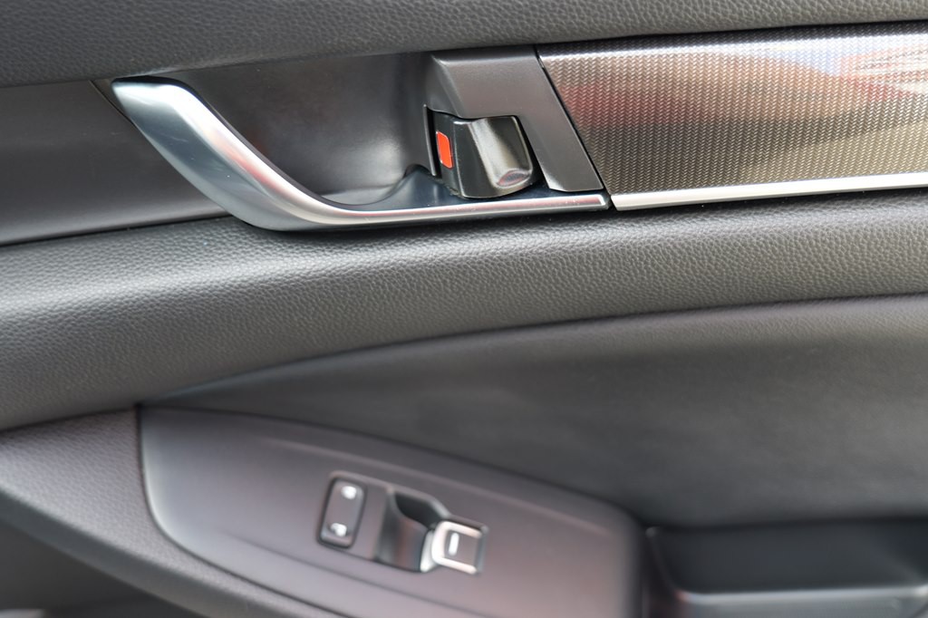 2020 Honda Accord Image 34