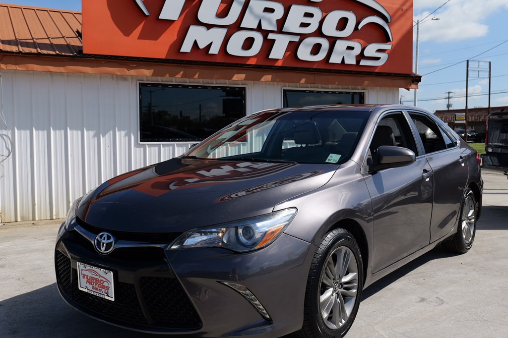 2017 Toyota Camry Image 1