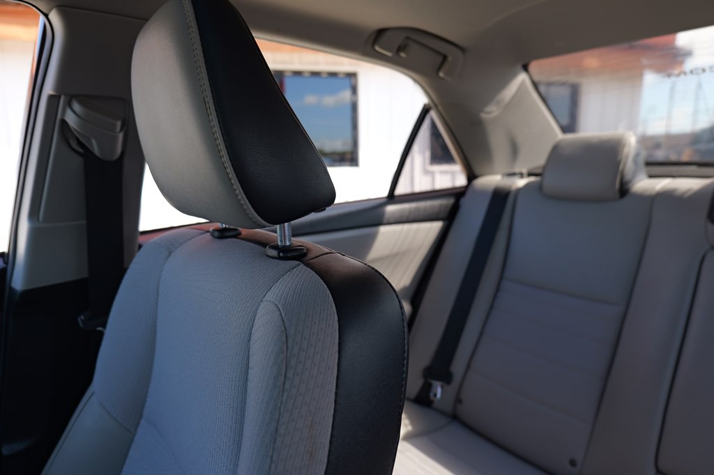 2017 Toyota Camry Image 27