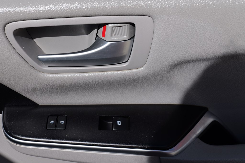 2017 Toyota Camry Image 36