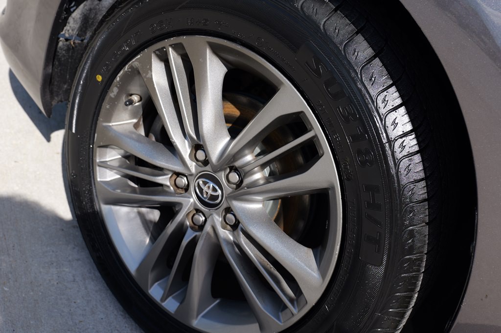 2017 Toyota Camry Image 57