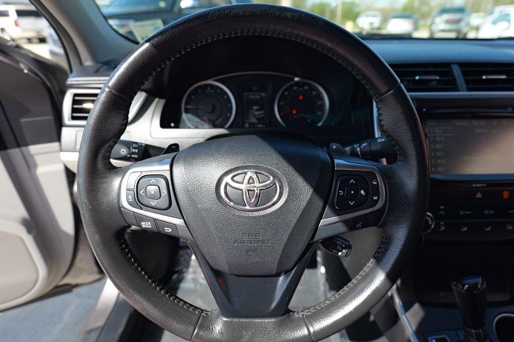 2017 Toyota Camry Image 61