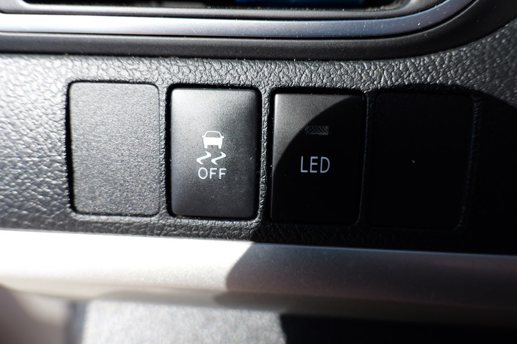 2017 Toyota Camry Image 65