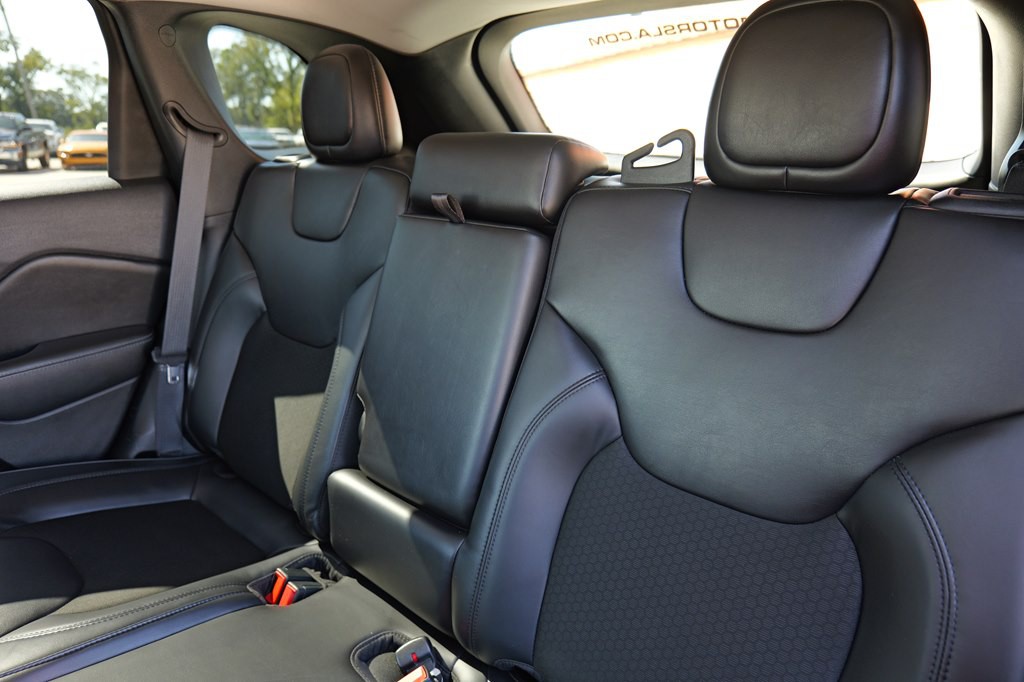 2020 Jeep Cherokee Image 43