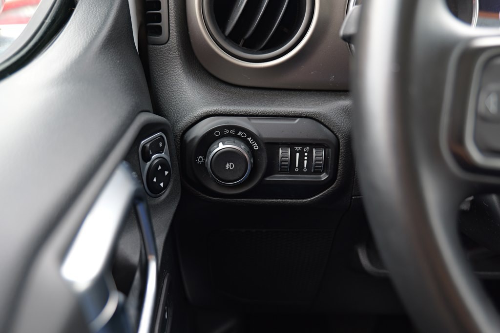 2018 Jeep Wrangler Unlimited Image 38