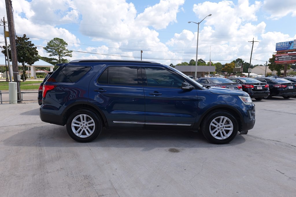 2016 Ford Explorer Image 8