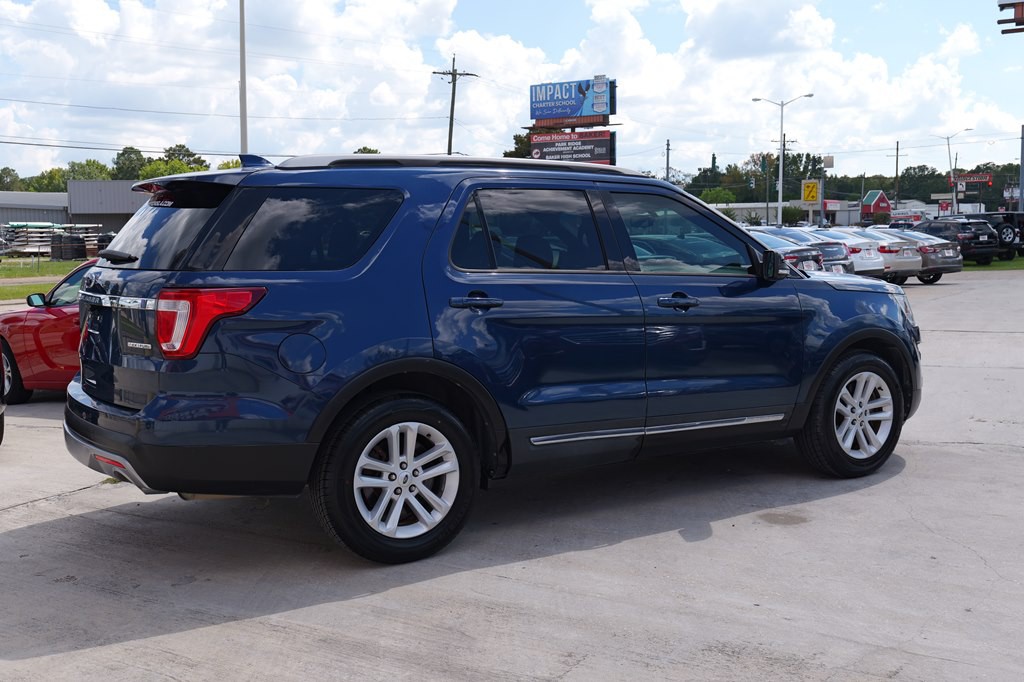 2016 Ford Explorer Image 9
