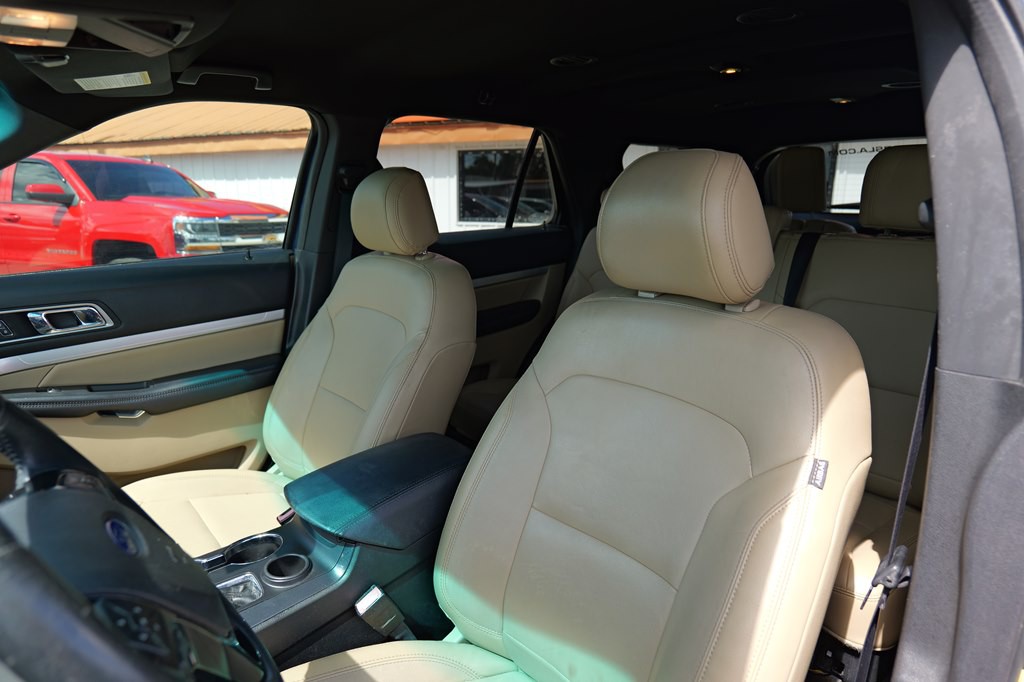 2016 Ford Explorer Image 42