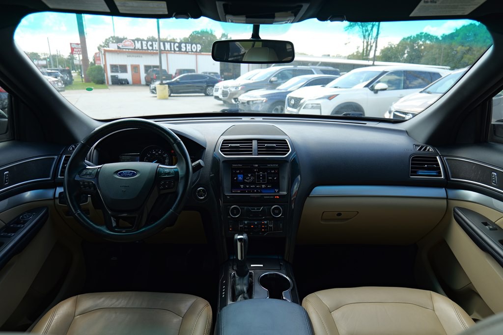 2016 Ford Explorer Image 43