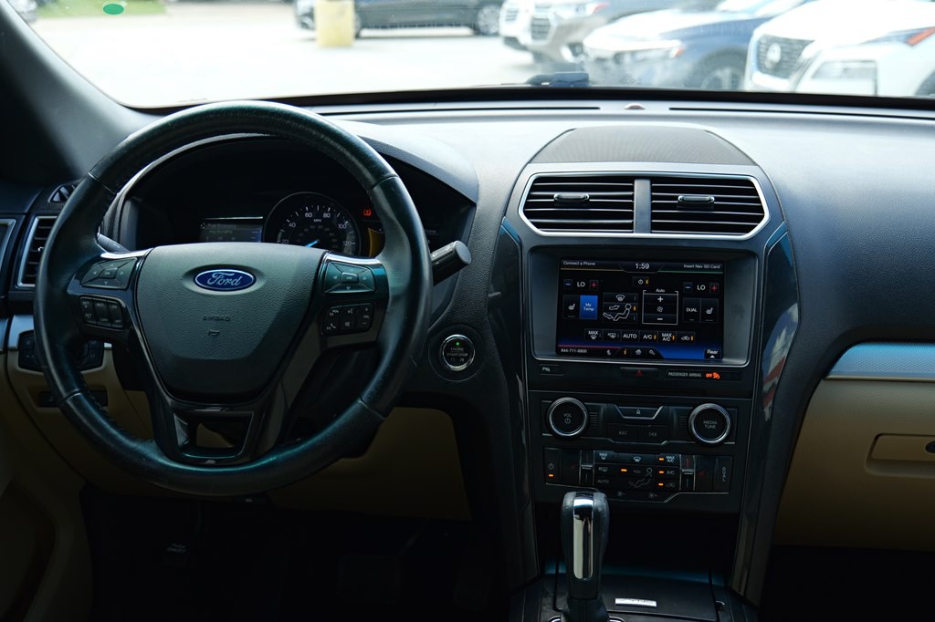 2016 Ford Explorer Image 44