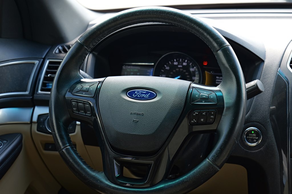 2016 Ford Explorer Image 46