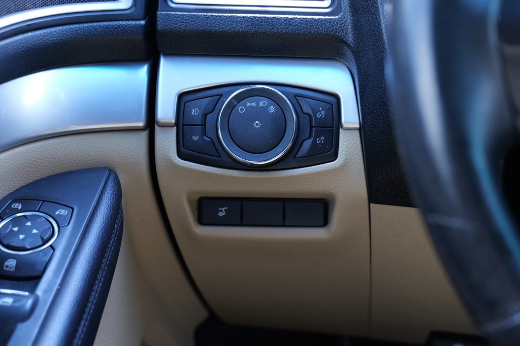 2016 Ford Explorer Image 49