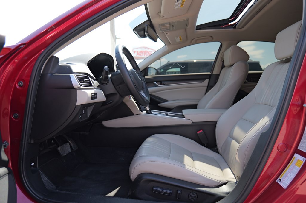 2022 Honda Accord Image 45