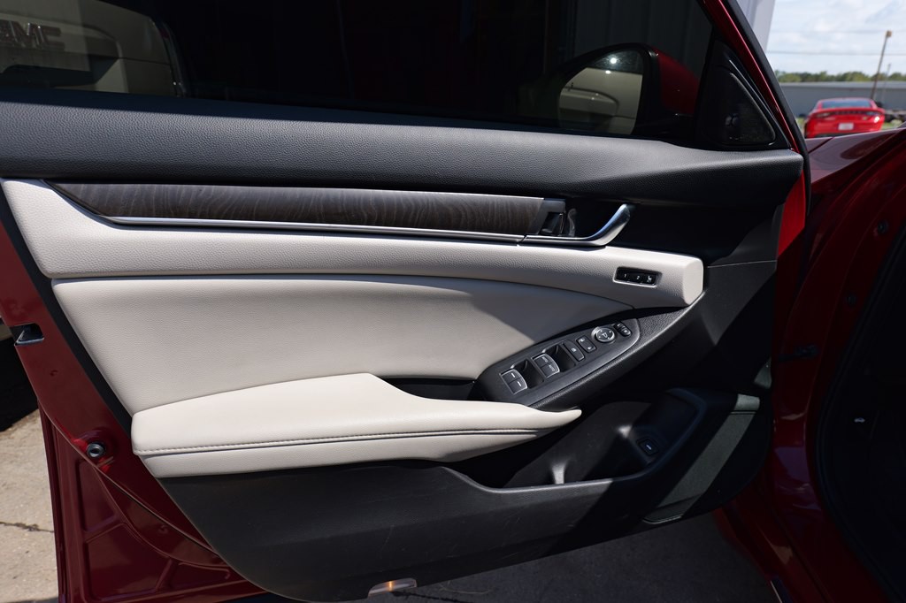 2022 Honda Accord Image 44