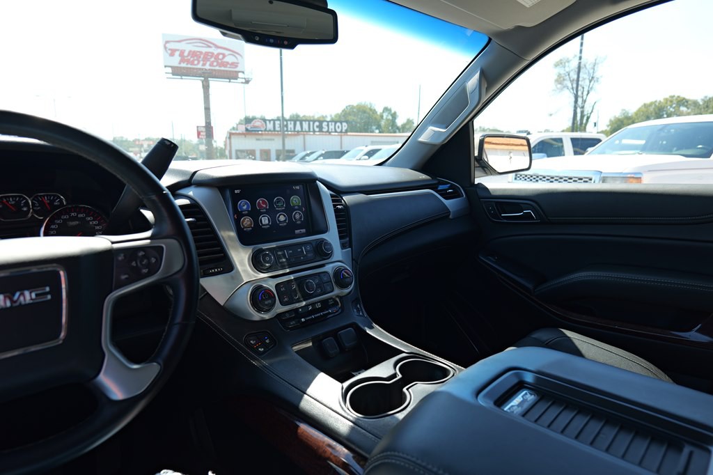 2016 GMC Yukon Image 32