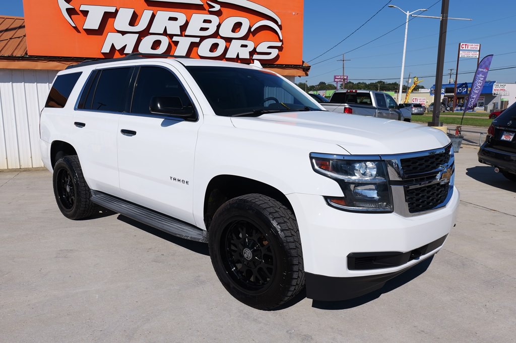 2016 Chevrolet Tahoe Image 2