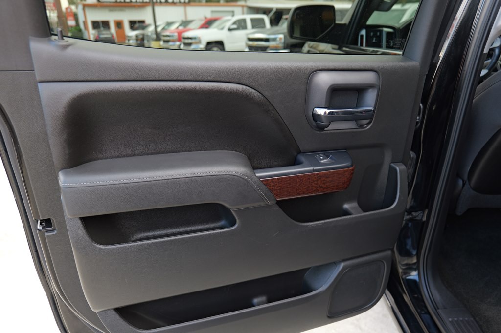 2015 GMC Sierra Image 16