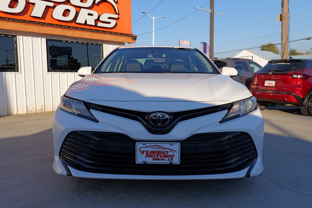 2018 Toyota Camry Image 2