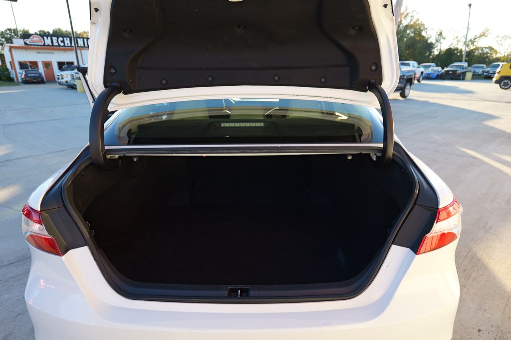 2018 Toyota Camry Image 23