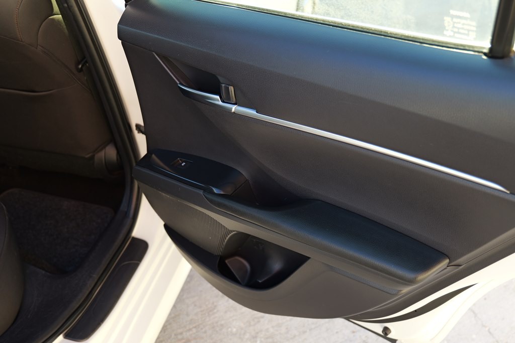 2018 Toyota Camry Image 25