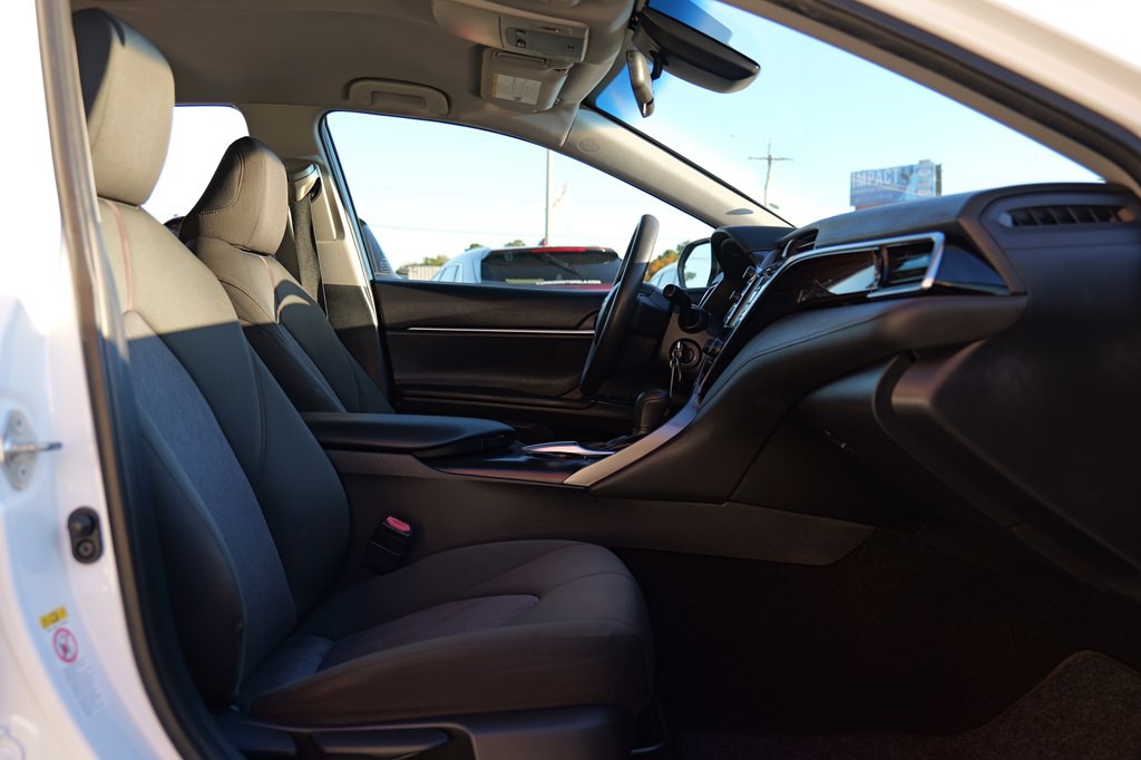 2018 Toyota Camry Image 30