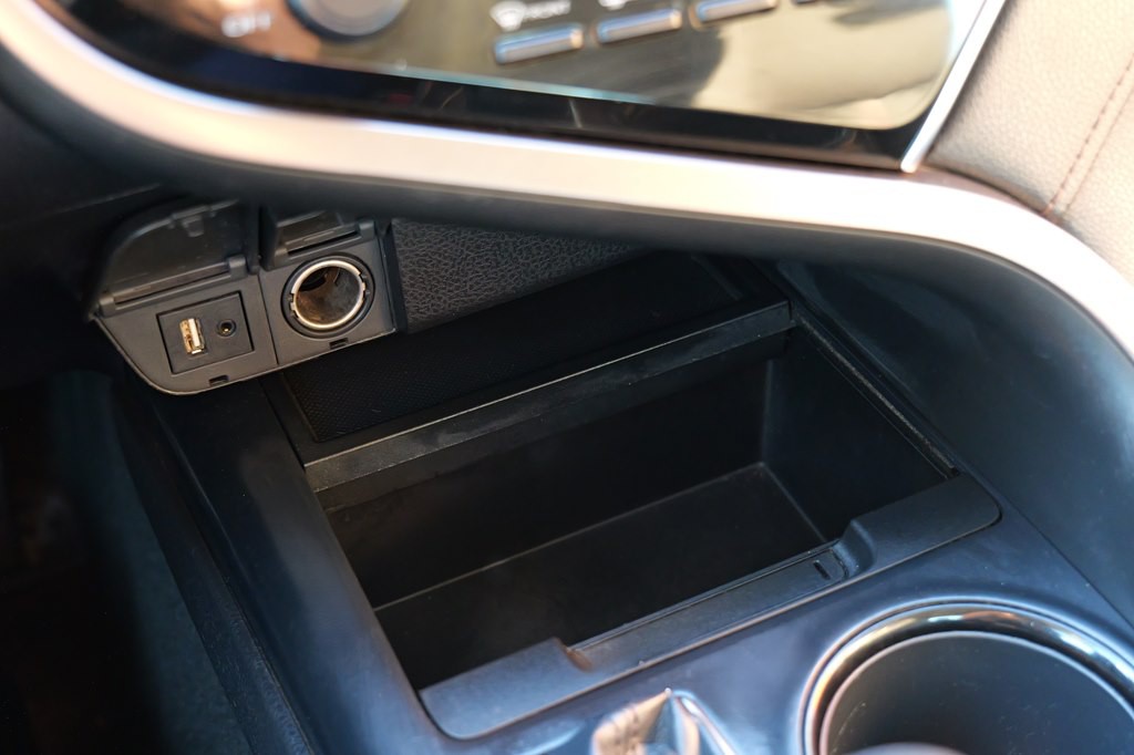 2018 Toyota Camry Image 38